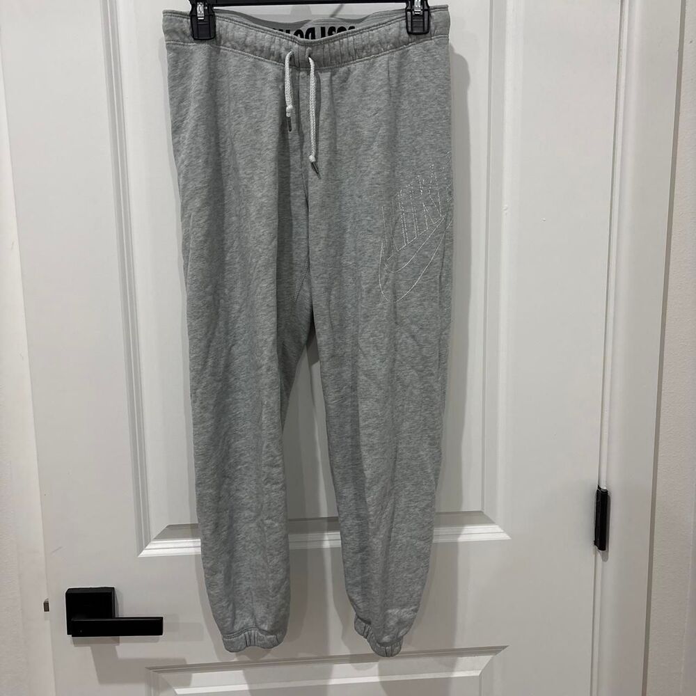 Nike Men's Grey Joggers